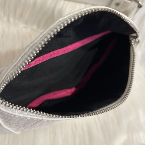 Vince Camuto White Faux Snake Skin Belt Bag - Picture 8 of 9